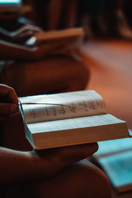 Why Christians Who Sing Hymns Daily Report Stronger Faith and Less Fear