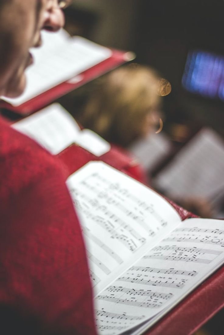 Hymns vs choruses which is more worship-focused