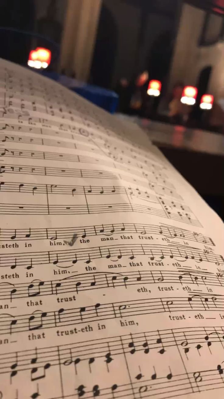 The Musical Structure of a Hymn Stanza vs. a Chorus — Key Differences