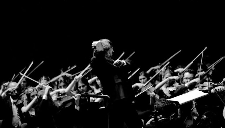 Brazilian Pentecostal Hymns and the Sound of the Largest Church in the World
