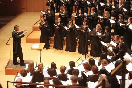 The Hymn a Mother Sang That Her Child Remembered 60 Years Later