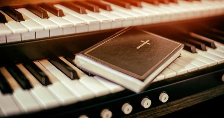 How Hymns Are Used in Palliative Care and End-of-Life Settings