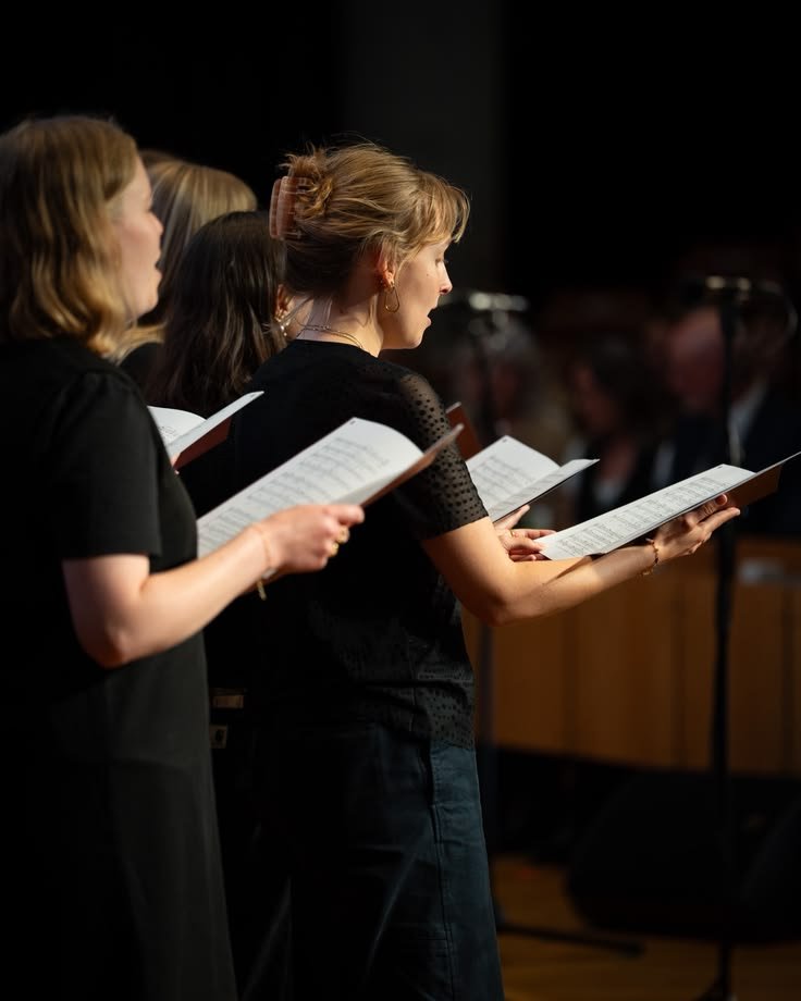 Why Hymn Apps Are Outselling Contemporary Worship Apps in Some Markets